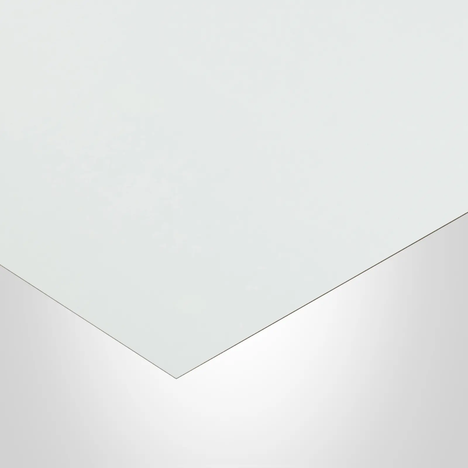 Stratifié Tafisa®, T115 Carte Blanche, fini Mat Absolu (PM), collection Lummia®, 1/32" x 1320mm x 2743mm. 752378.